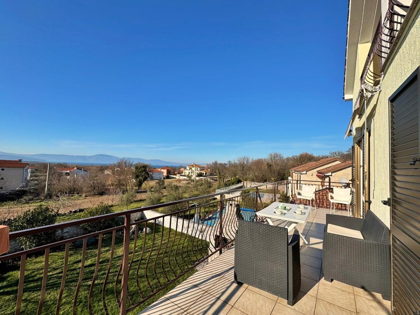 Apartments Pavle Malinska Exterior photo