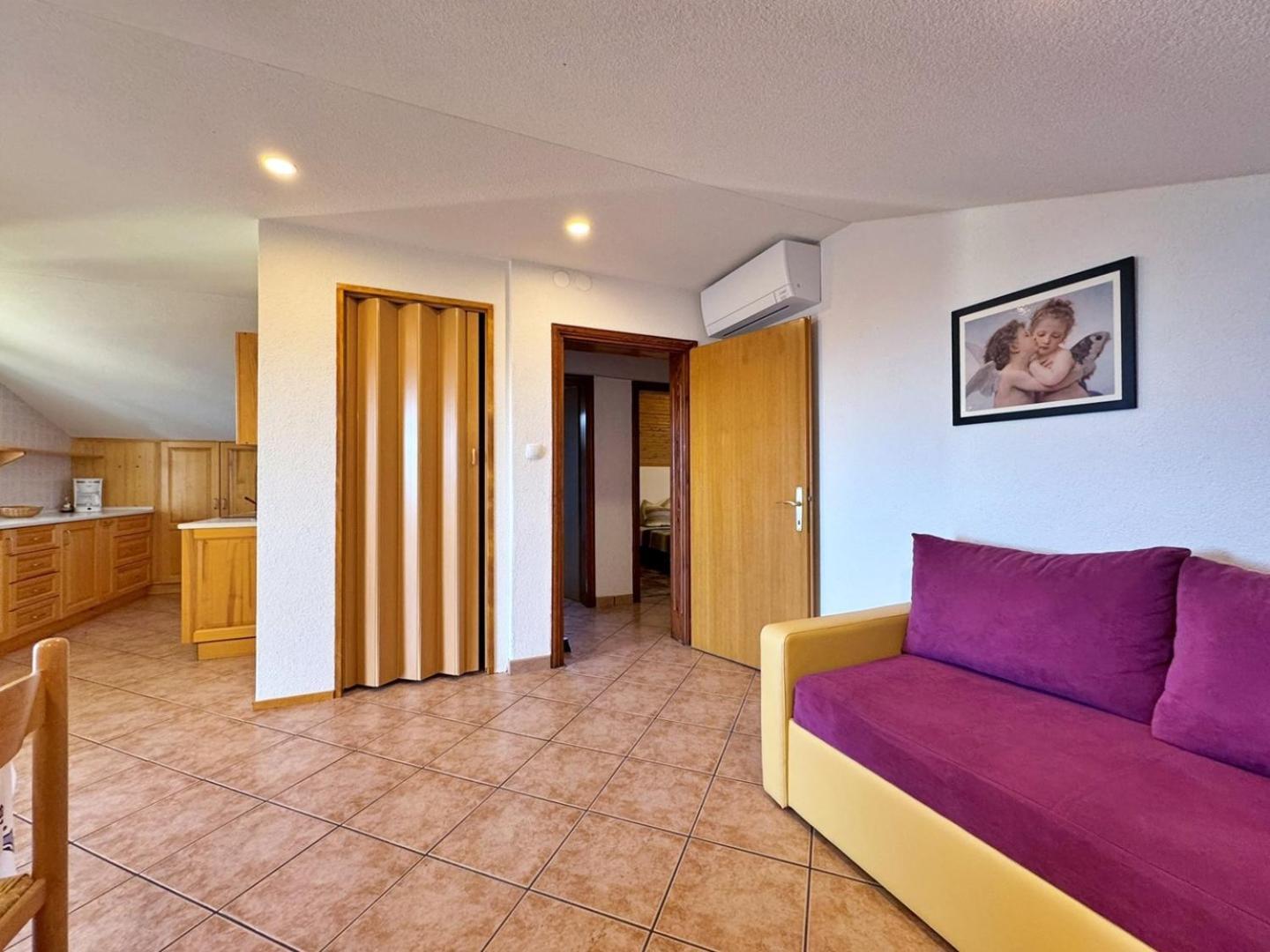 Apartments Pavle Malinska Exterior photo