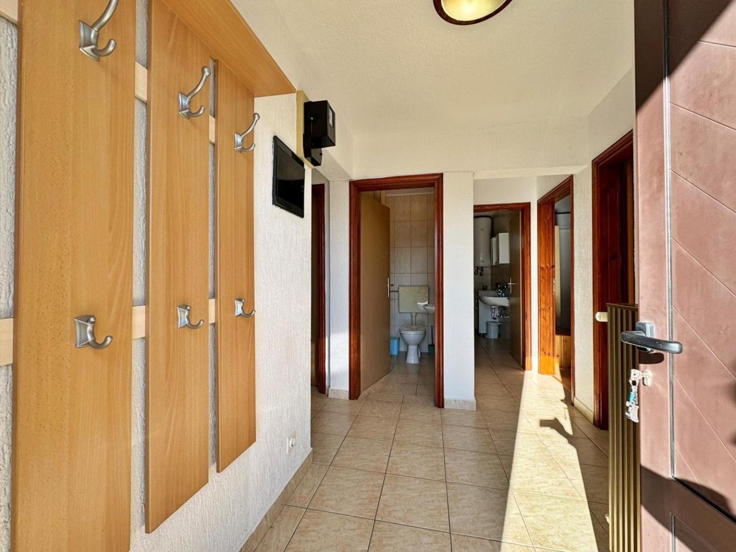 Apartments Pavle Malinska Exterior photo