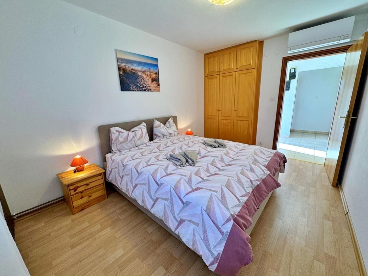 Apartments Pavle Malinska Exterior photo