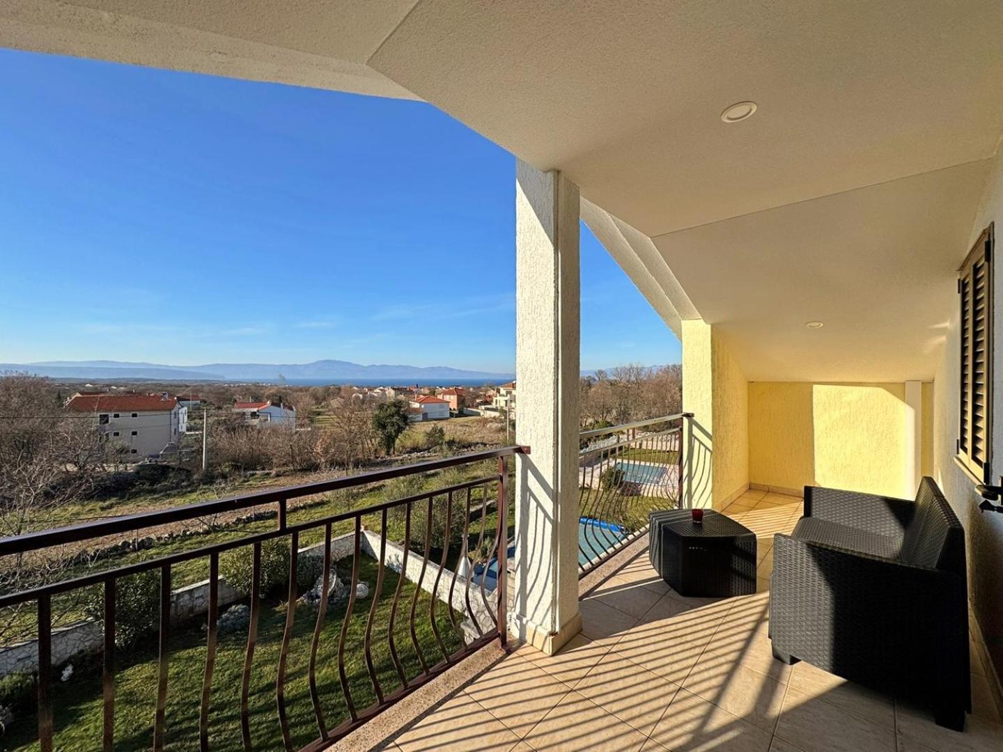 Apartments Pavle Malinska Exterior photo